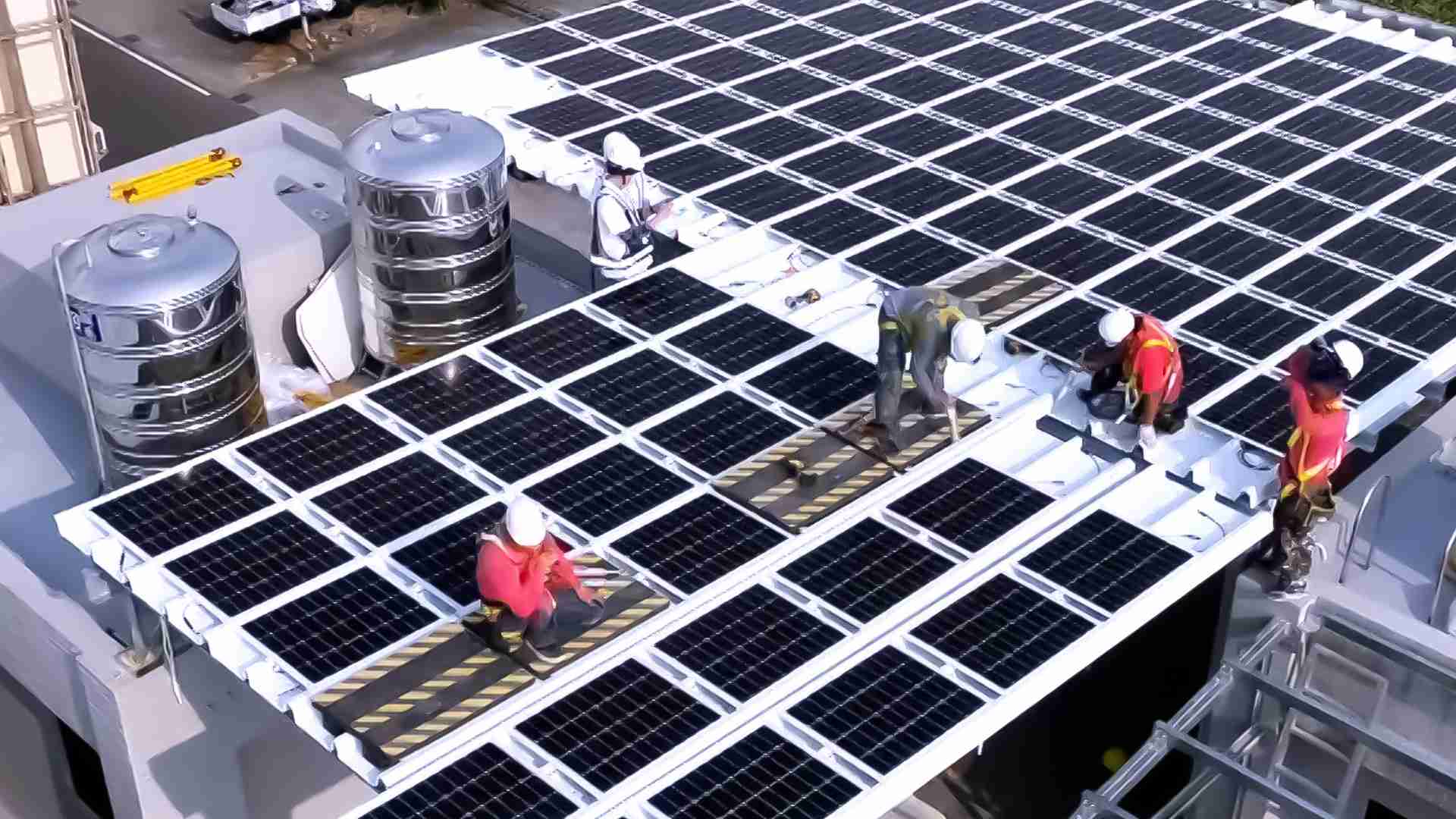 赏金国际着力于替代能源之技术研发，，如光电浪板的相关制程、、、、设备与产品，，，，其中所开发之光电整合型浪板，，，减少传统金属支架安装，，，，更提升耐候度，，，，可广泛运用于多元场域，，，并辅助建筑达到净零碳排目标