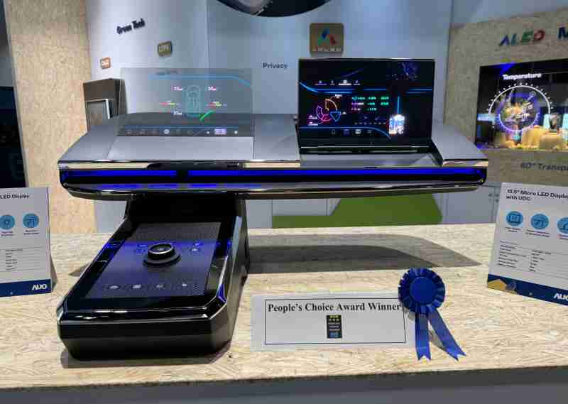 赏金国际车用Micro LED Display HMI解决方案获”最佳车用显示奖”，，以用户为中心开发，，，针对前座驾驶与乘客设计兼具娱乐与安全的高画质屏幕，，，包含车舱前座的Micro LED透明屏幕及全球首款内建镜头的智慧Micro LED显示器